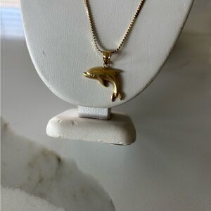 14k Yellow Gold Dolphin Pendant & Chain